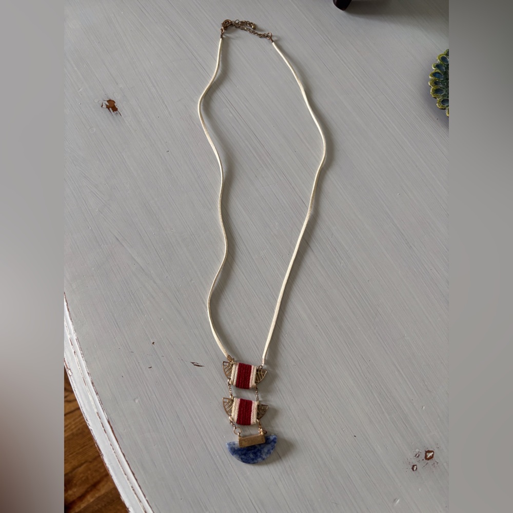 Elegant Blue and Cream Necklace leather